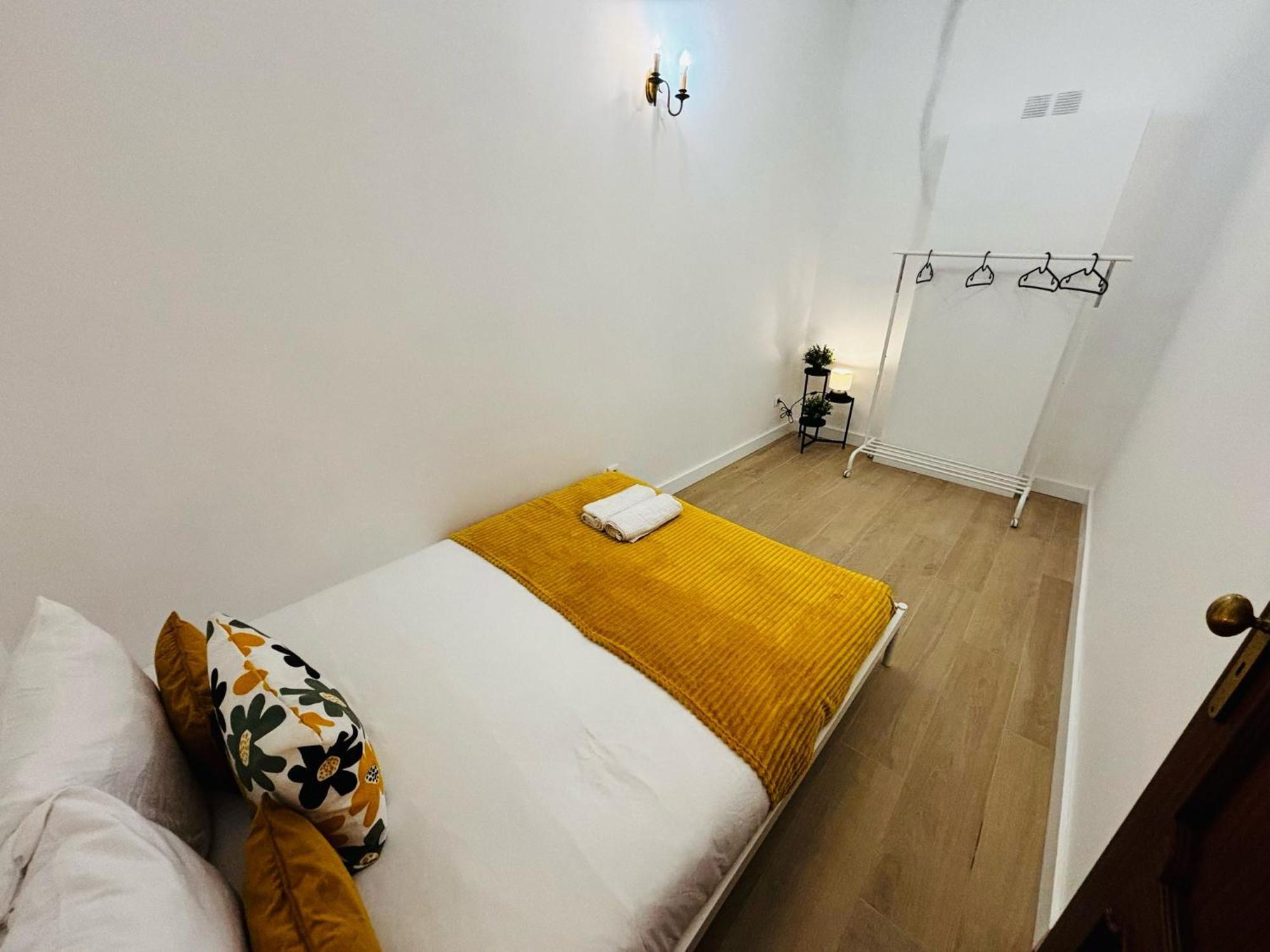 Location For Tourists, Centre Hostal